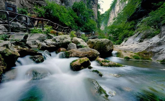 Travel notes of Baquan gorge in spring